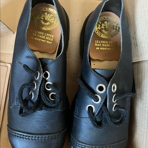 Dr Marten Womans Shoes size 5